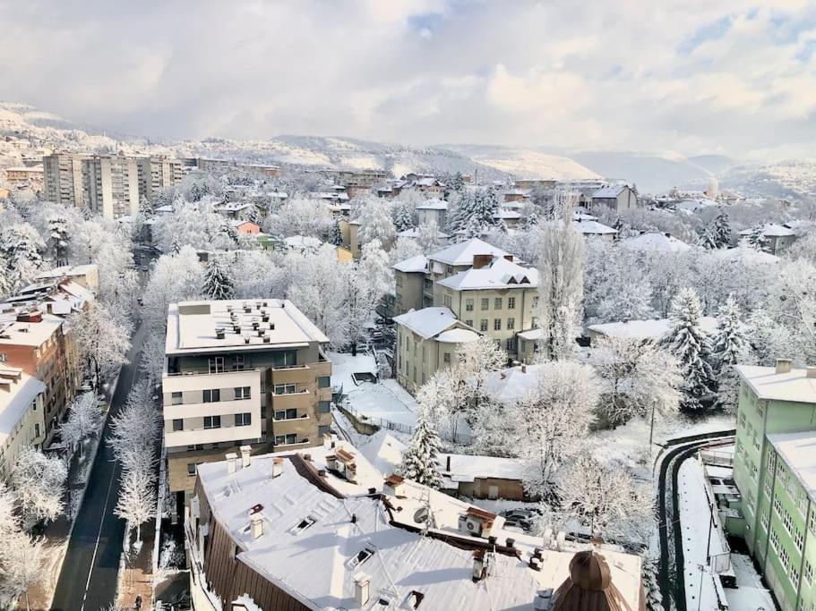 2 Bedroom Penthouse In City Center, Free Parking Saraievo Exterior foto